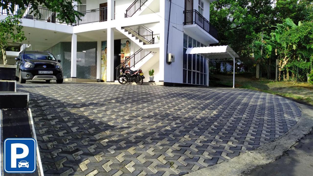 Hotel Akoya Pearl Ratnapura Exteriér fotografie